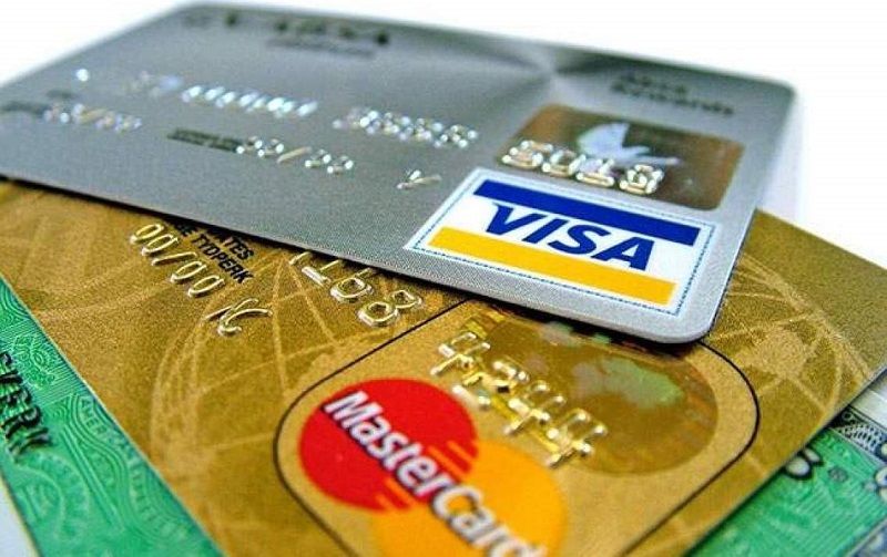 Thẻ thanh toán quốc tế giúp việc mua sắm trở nên dễ dàng hơn