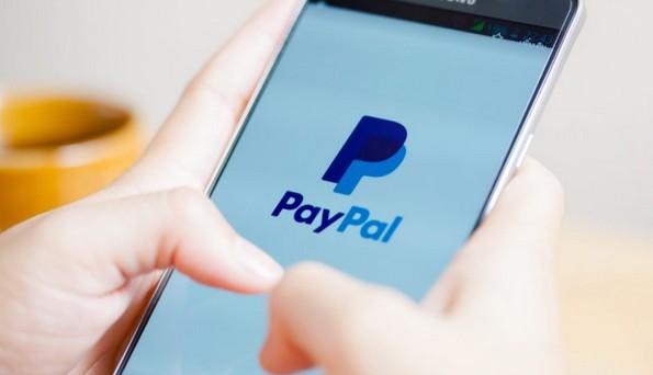 Rút tiền từ PayPal về Việt Nam phải chịu phí